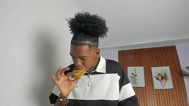Afrowayuu online show from 05/20/26, 05:30