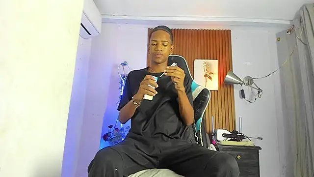 Afrowayuu online show from 06/25/26, 11:15