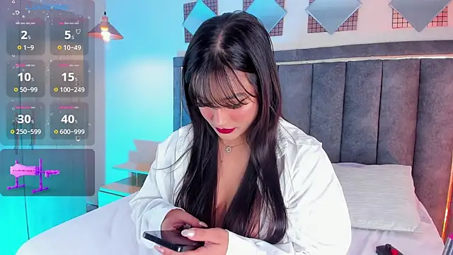 Snapshot of Isa_foxxx26 chatting on 05/13/26, 02:47 Isa foxxx26 online show from 05/13/26, 02:47