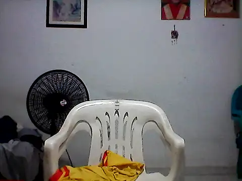 Snapshot of linox22cm chatting on 05/09/26, 05:01 linox22cm online show from 05/09/26, 05:01