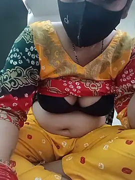 Snapshot of babi8877 chatting on 05/15/26, 01:45 babi8877 online show from 05/15/26, 01:45