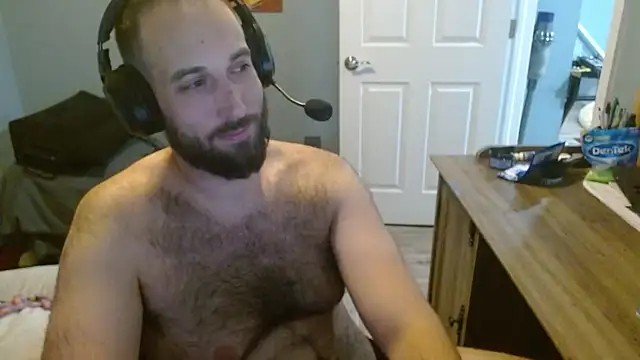 Snapshot of dannyboyx69 chatting on 05/14/26, 02:40 dannyboyx69 online show from 05/14/26, 02:40