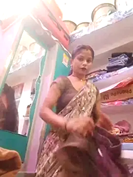 Snapshot of CHANDNi_700 chatting on 06/04/26, 12:44 CHANDNi 700 online show from 06/04/26, 12:44