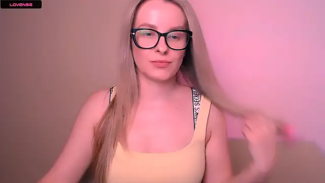 Snapshot of MariaTess_ chatting on 05/10/26, 05:29 MariaTess online show from 05/10/26, 05:29
