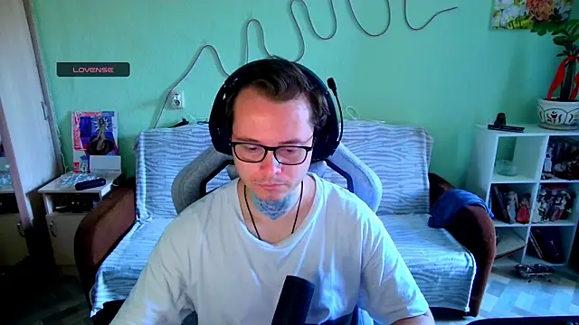MeLanXolik online show from 06/11/26, 09:29