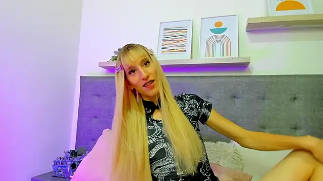 Snapshot of mimi_theblondie chatting on 05/14/26, 05:25 mimi theblondie online show from 05/14/26, 05:25