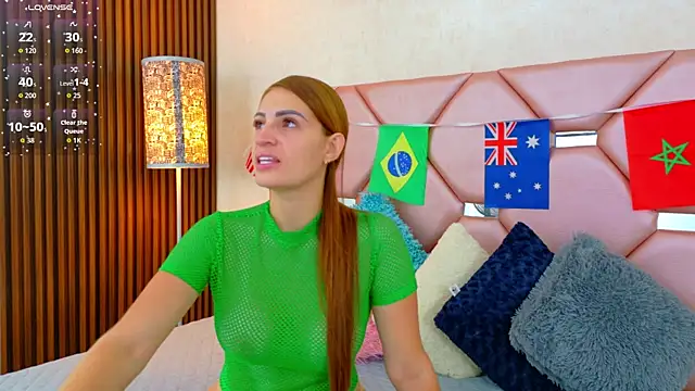 Juliia cruz  online show from 06/22/26, 11:18
