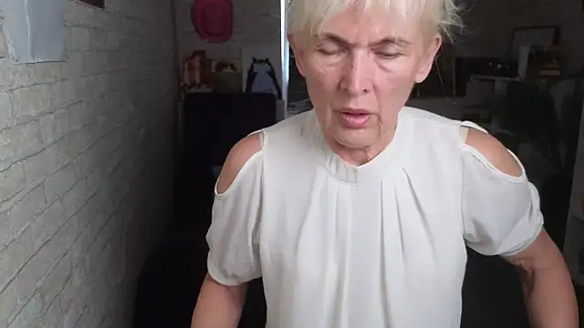 Snapshot of Nia_Natur chatting on 06/05/26, 09:59 Nia Natur online show from 06/05/26, 09:59