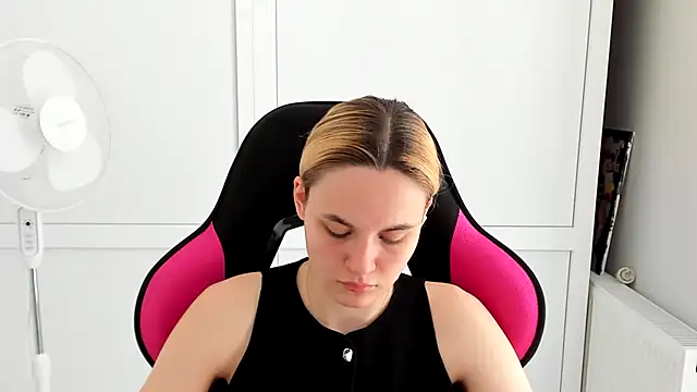 Emma starrs  online show from 05/22/26, 10:10
