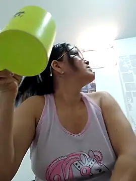 Snapshot of Casandra_inthemorning chatting on 05/16/26, 12:59 Casandra inthemorning online show from 05/16/26, 12:59