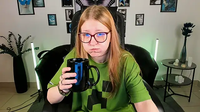 lanafitch online show from 06/04/26, 10:32