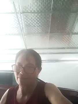 Snapshot of Vieekee chatting on 06/27/26, 02:05 Vieekee online show from 06/27/26, 02:05
