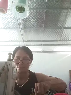 Snapshot of Vieekee chatting on 07/15/26, 01:33 Vieekee online show from 07/15/26, 01:33