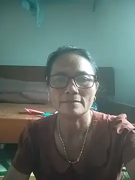 Snapshot of Vieekee chatting on 07/18/26, 10:19 Vieekee online show from 07/18/26, 10:19