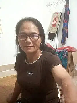 Snapshot of Vieekee chatting on 07/19/26, 10:35 Vieekee online show from 07/19/26, 10:35