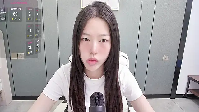 Snapshot of Lucky__cat chatting on 05/13/26, 07:17 Lucky cat online show from 05/13/26, 07:17