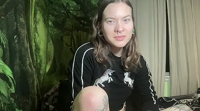 Snapshot of mo0ngoddess chatting on 01/26/25, 02:24 mo0ngoddess online show from 01/26/25, 02:24