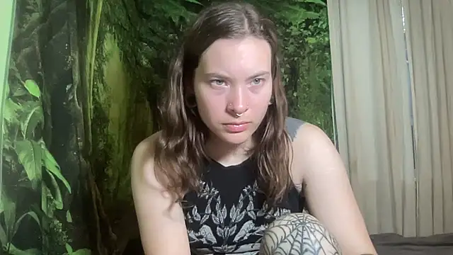 Snapshot of mo0ngoddess chatting on 10/11/25, 01:38 mo0ngoddess online show from 10/11/25, 01:38