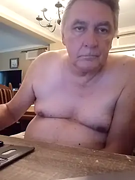 Snapshot of edje59a chatting on 09/25/25, 06:17 edje59a online show from 09/25/25, 06:17