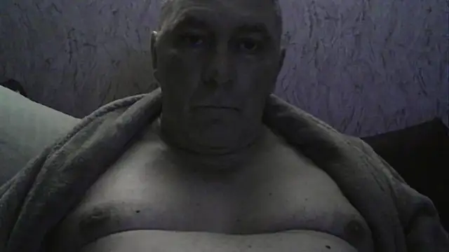 Snapshot of edje59a chatting on 10/11/25, 12:10 edje59a online show from 10/11/25, 12:10