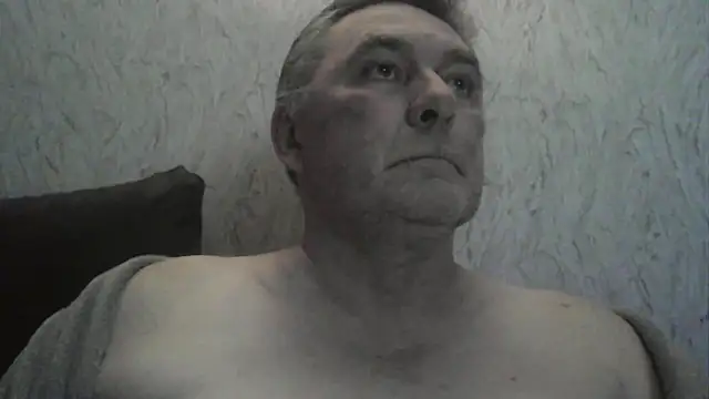 Snapshot of edje59a chatting on 12/01/25, 12:37 edje59a online show from 12/01/25, 12:37