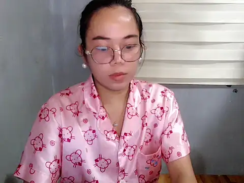 Urbabydollxxx online show from 05/17/26, 04:32