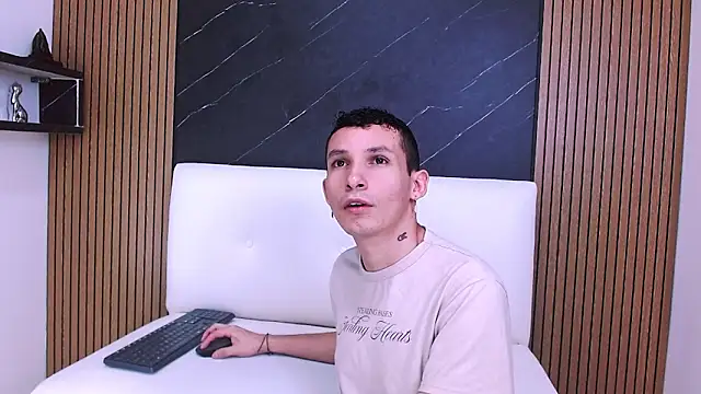 Isak Berekoa online show from 05/24/26, 03:00