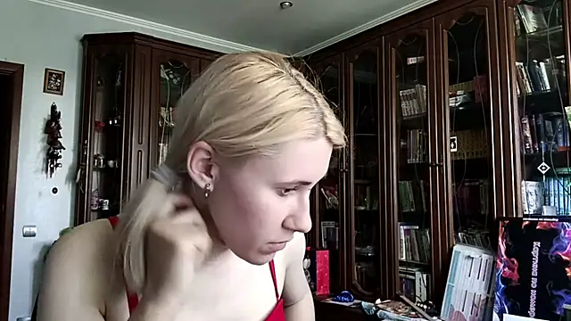 Snapshot of lolkabiolka chatting on 05/16/26, 07:49 lolkabiolka online show from 05/16/26, 07:49