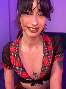 Snapshot of Lilith_dark_off chatting on 06/18/26, 01:37 Lilith dark off online show from 06/18/26, 01:37