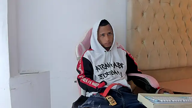 Snapshot of Supreme_Badboy chatting on 06/29/26, 05:13 Supreme Badboy online show from 06/29/26, 05:13