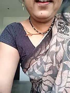 Snapshot of Cut_lady234 chatting on 05/21/26, 01:12 Cut lady234 online show from 05/21/26, 01:12