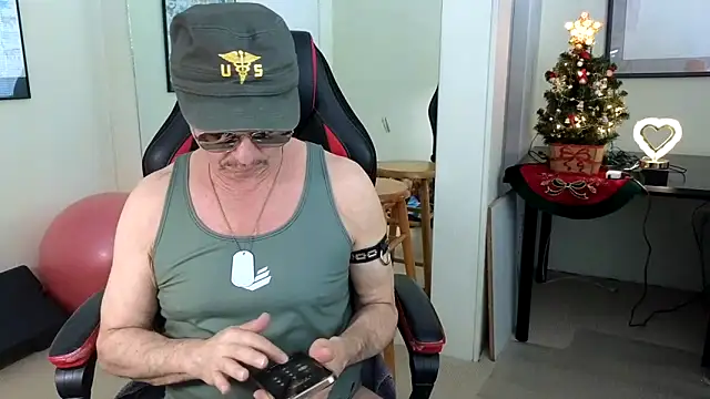 Snapshot of hotdadbod chatting on 12/09/24, 09:26 hotdadbod online show from 12/09/24, 09:26