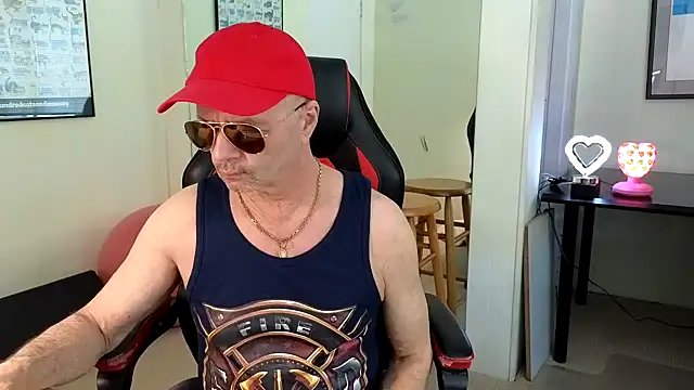 Snapshot of hotdadbod chatting on 01/15/25, 09:30 hotdadbod online show from 01/15/25, 09:30