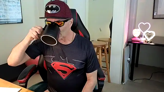 Snapshot of hotdadbod chatting on 02/02/25, 09:23 hotdadbod online show from 02/02/25, 09:23