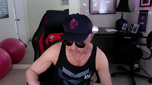 Snapshot of hotdadbod chatting on 03/18/25, 08:37 hotdadbod online show from 03/18/25, 08:37