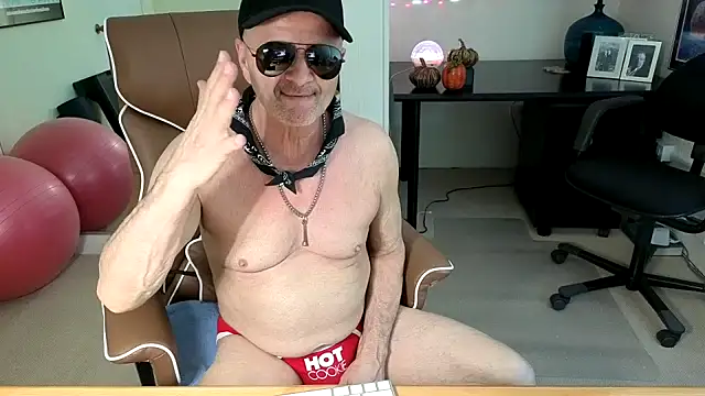Snapshot of hotdadbod chatting on 11/03/25, 09:27 hotdadbod online show from 11/03/25, 09:27