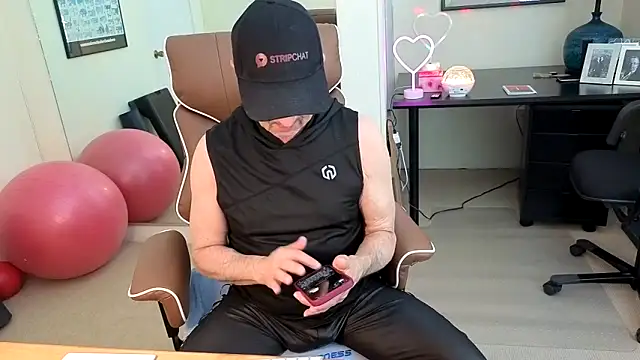 hotdadbod online show from 05/08/26, 09:42