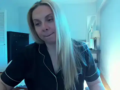 Laviora online show from 05/27/26, 11:02