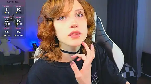 Snapshot of vampi_queen chatting on 07/04/26, 06:14 vampi queen online show from 07/04/26, 06:14