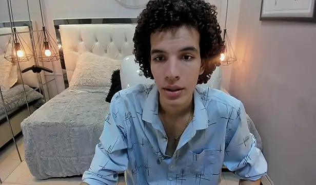 Snapshot of felix_haze chatting on 05/19/26, 05:30 felix haze online show from 05/19/26, 05:30