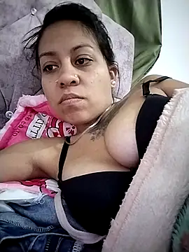 Snapshot of celestedirty22 chatting on 05/13/26, 03:37 celestedirty22 online show from 05/13/26, 03:37
