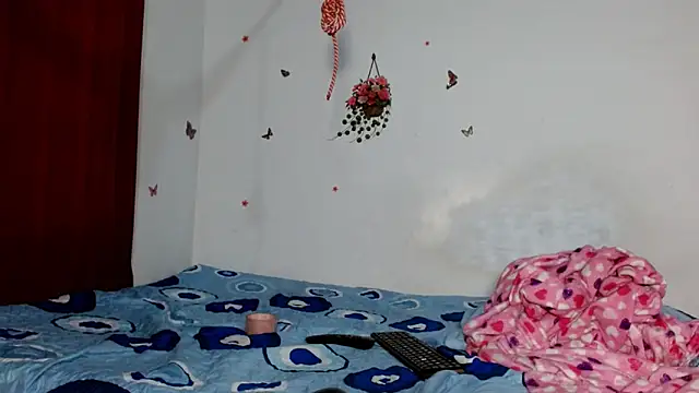 cristal hotnaugthy online show from 05/15/26, 01:45