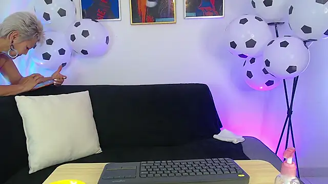 Jacky Smith1 online show from 07/02/26, 06:58