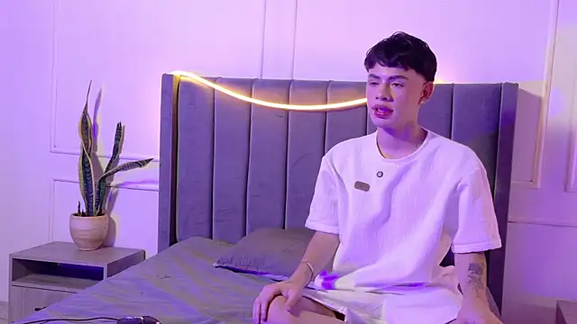 Zeyn smith online show from 05/13/26, 01:30