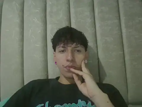 Noah mod online show from 05/26/26, 01:56