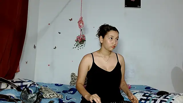 Snapshot of Luisa_queendirty chatting on 05/16/26, 11:14 Luisa queendirty online show from 05/16/26, 11:14