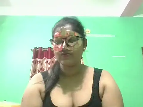 Snapshot of Kavya17 chatting on 06/07/26, 05:55 Kavya17 online show from 06/07/26, 05:55