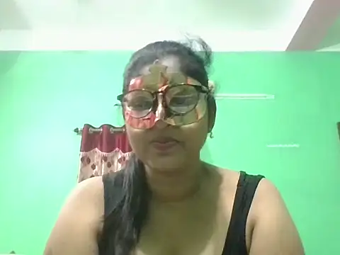 Snapshot of Kavya17 chatting on 06/09/26, 01:56 Kavya17 online show from 06/09/26, 01:56