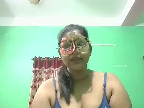 Snapshot of Kavya17 chatting on 06/11/26, 12:32 Kavya17 online show from 06/11/26, 12:32