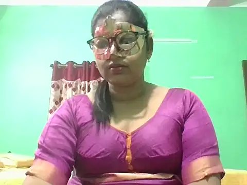 Snapshot of Kavya17 chatting on 06/11/26, 06:17 Kavya17 online show from 06/11/26, 06:17